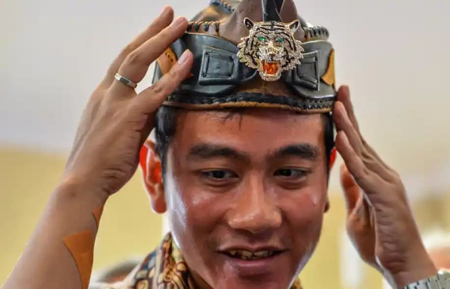 MPR Harus Copot Wapres Gibran