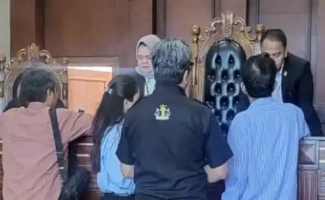 Muncul di Sidang Gugatan Sukiyat, Kuasa Hukum Astra Otoparts Irit Bicara