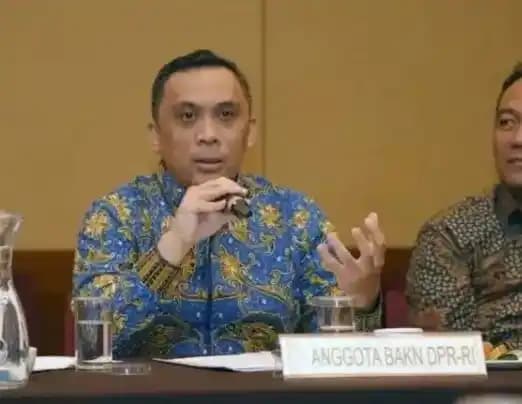 Najib DPR