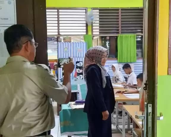 Oknum Pejabat Sudin Disdik Jakarta Timur 2 Diduga punya Hubungan Spesial dengan Guru YL