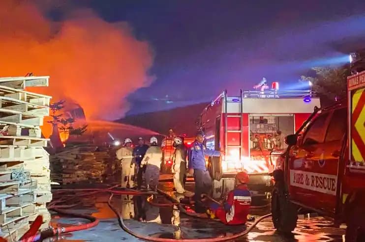 Pabrik Sepeda Listrik Terbakar