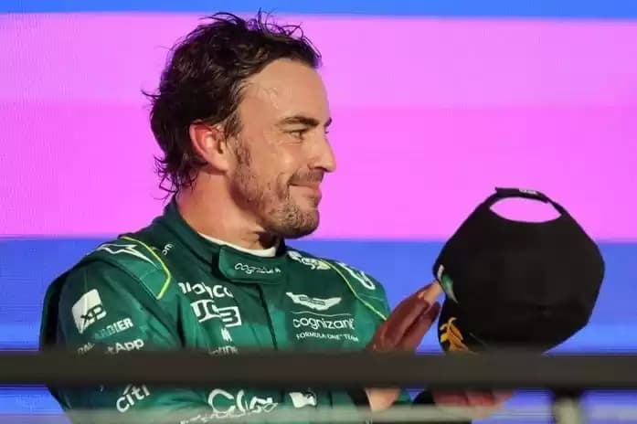Pebalap tim Aston Martin Fernando Alonso