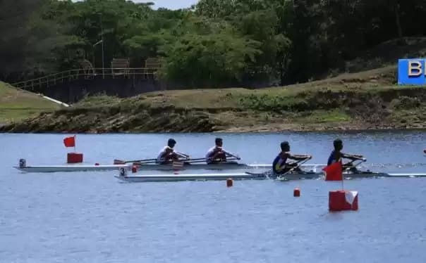 Pedayung Andryan Pardomuan S yang berpasangan dengan Johanes Franxisco