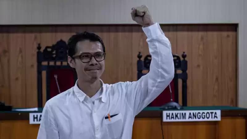 Pegiat lingkungan Karimunjawa Daniel Frits Maurits Tangkilisan divonis tujuh bulan penjara.