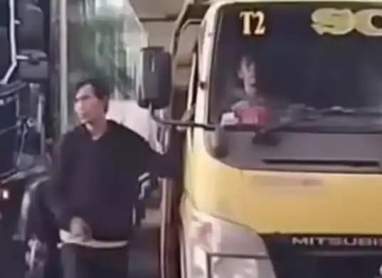 Pelaku Pemalak Sopir Truk