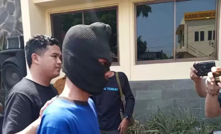 Pelaku Pembunuhan Wanita dalam Lemari