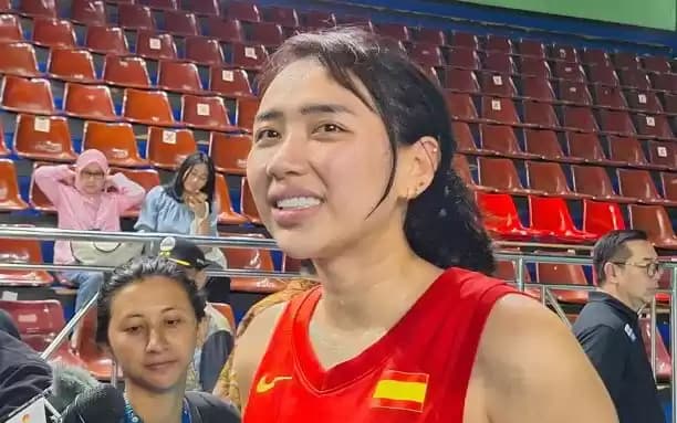Pemain timnas voli putri Indonesia, Yolla Yuliana