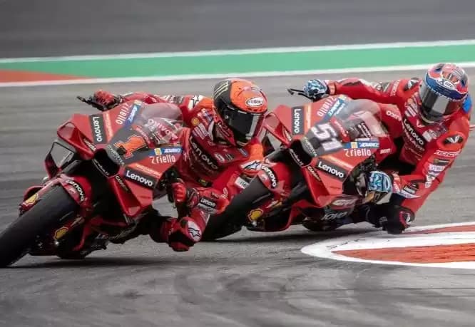 Pembalap Ducati Lenovo Team Francesco Bagnaia (1) dan Michele Pirro (51)