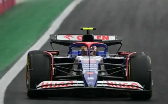 Pembalap RB, Yuki Tsunoda saat menjalani kualifikasi sprint di gelaran GP Brasil