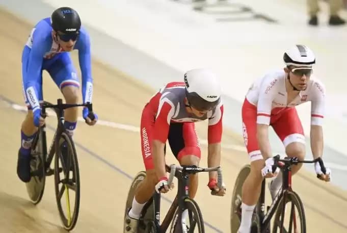 Pembalap sepeda Indonesia Bernard Benyamin Van Aert