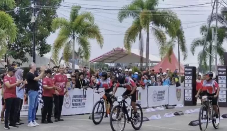 Pembukaan kejuaraan sepeda dunia