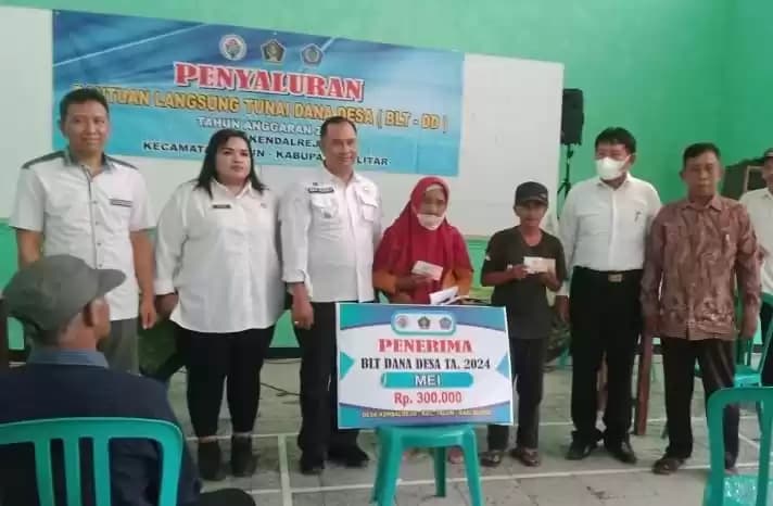 Pemdes Kendalrejo salurkan BLT DD di Balai Serbaguna