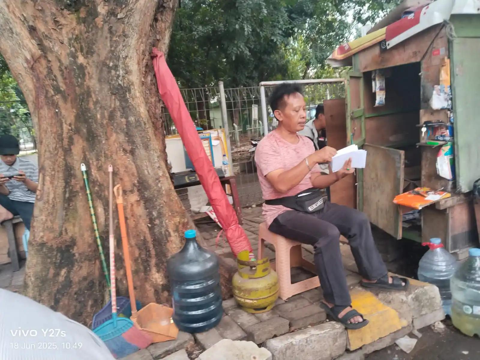 Pemilik Warung Mengaku Ditugaskan Petugas SATPAS SIM, Herman Bagi-Bagi Amplop Berisi Uang