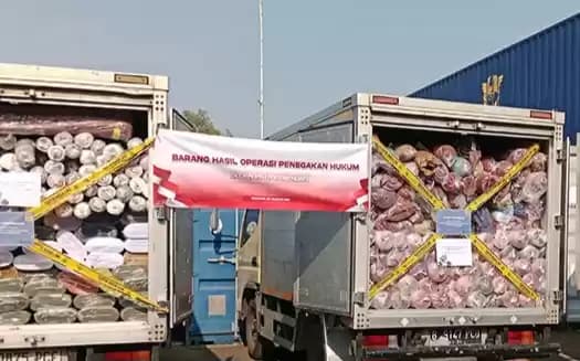 Pemusnahan pakaian bekas impor ilegal ribut bea cukai dan kemenperin