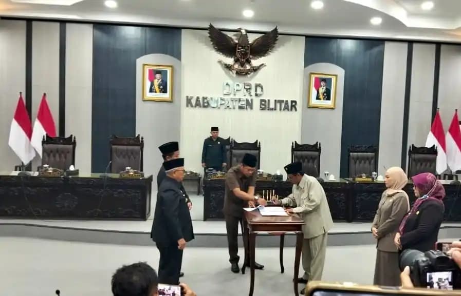 Penandatanganan KUA- PPAS 2025, DPRD dan Pemkab Blitar