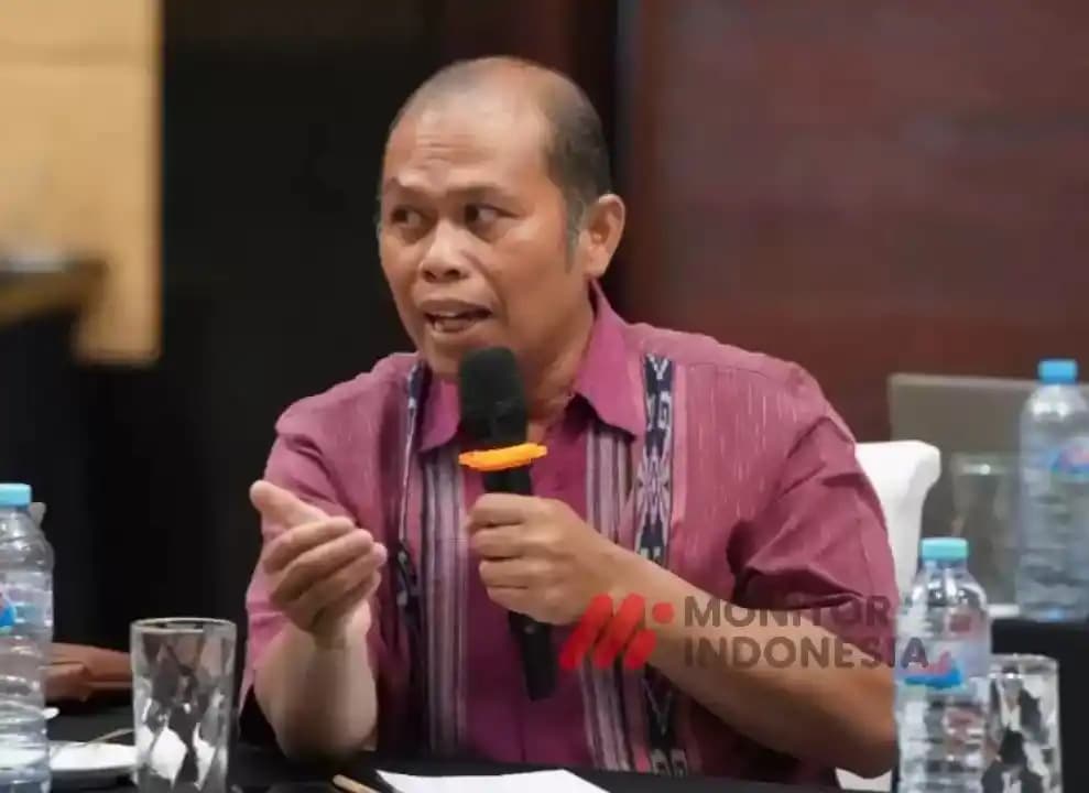 Pengamat kebijakan publik, Fernando Emas
