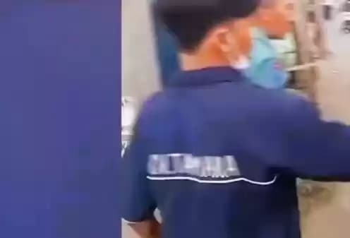 Pengemudi Mobil Pickup