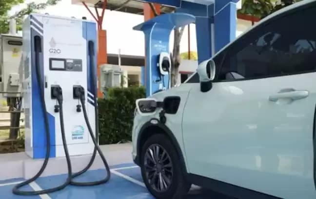 Pengisian Baterai Mobil Listrik