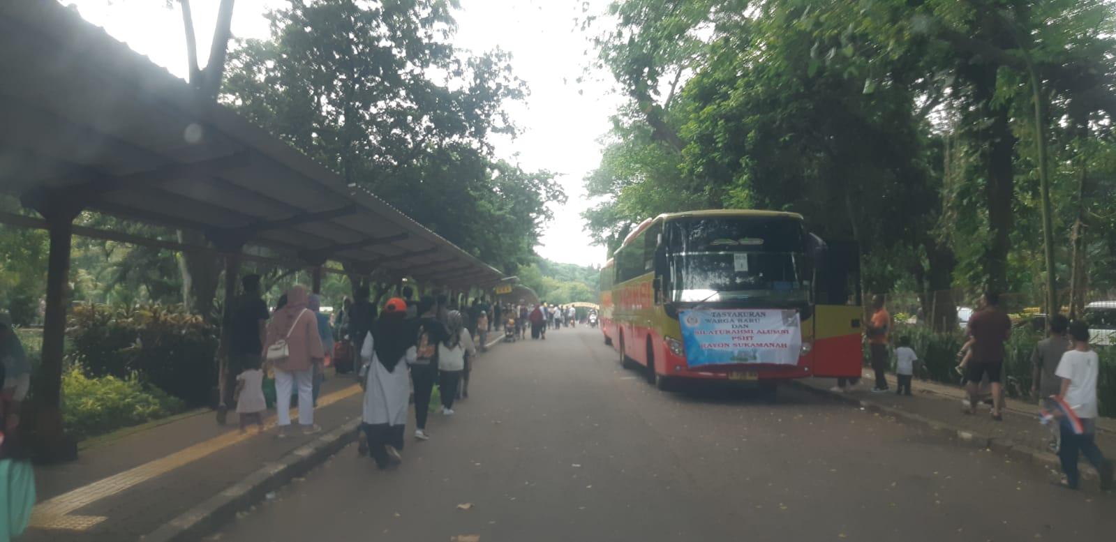 Pengunjung Ragunan Menyemut Dipuncak Liburan Lebaran Haji