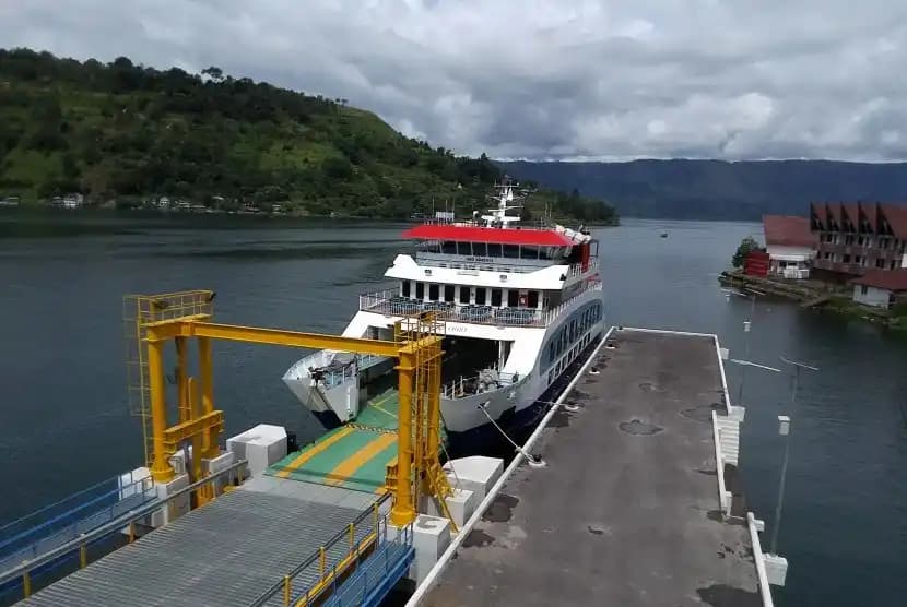 Penyeberangan Danau Toba