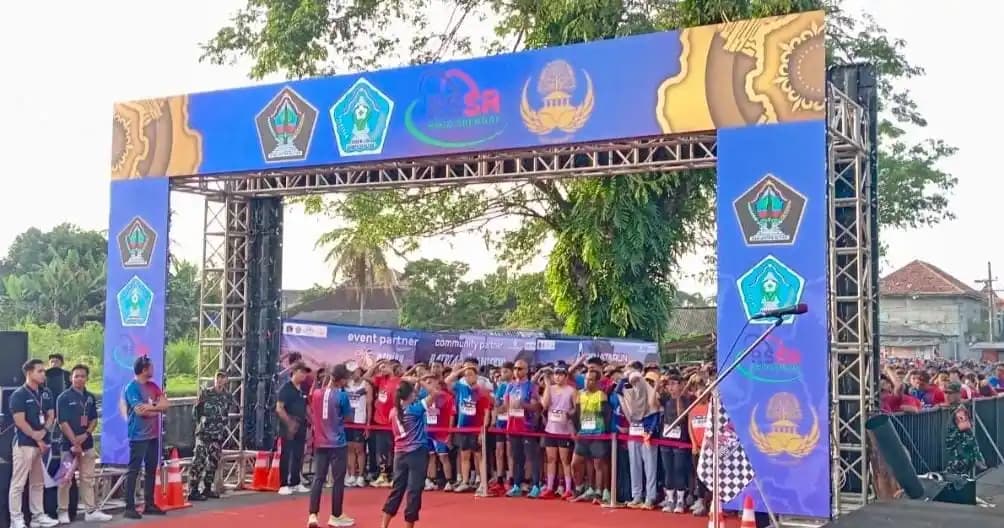 Persiapan pemberangkatan peserta Fun Run 5K, di Kawasan Candi Penataran
