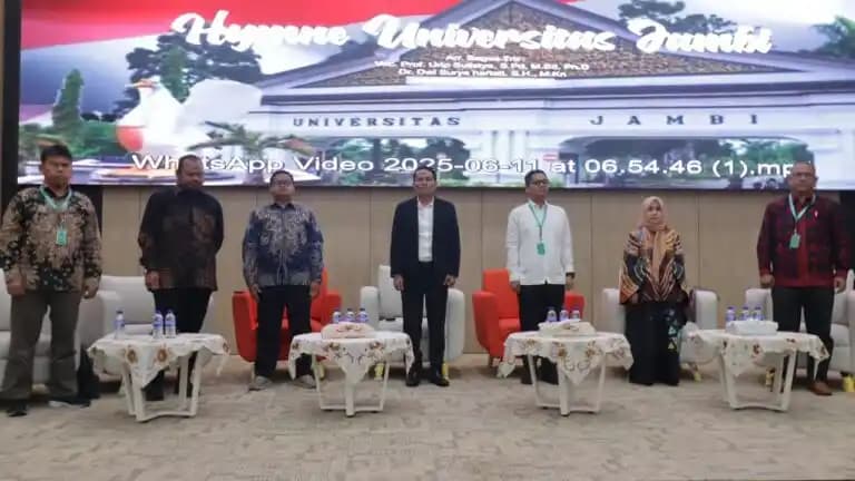 Perwakilan Direktorat Penelitian dan Pengabdian kepada Masyarakat serta LLDIKTI RI menghadiri dan membuka kegiatan pendampingan di UNJA