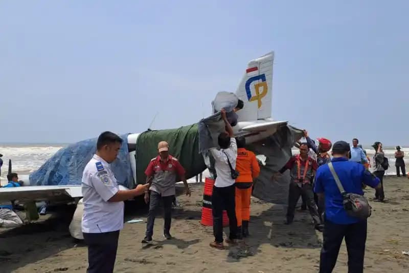 pesawat latih jatuh