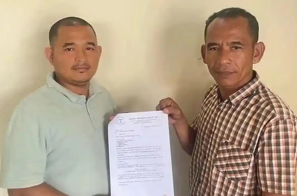 Peternak Ayam Muhammad Hatta, menggugat PT PLN (Persero)