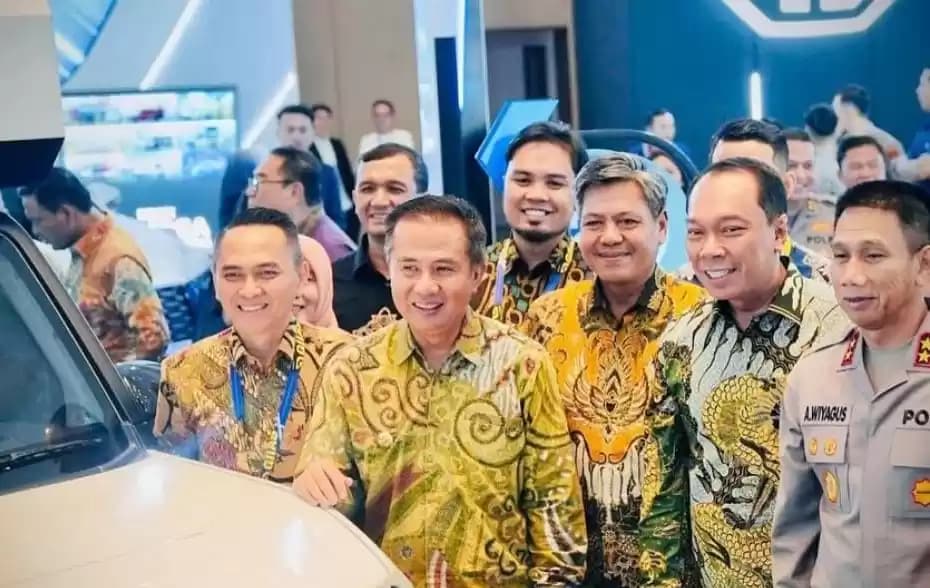 Pj Gubernur Jabar, Bey Machmudin saat Opening Ceremony Gaikindo Indonesia International Auto Show