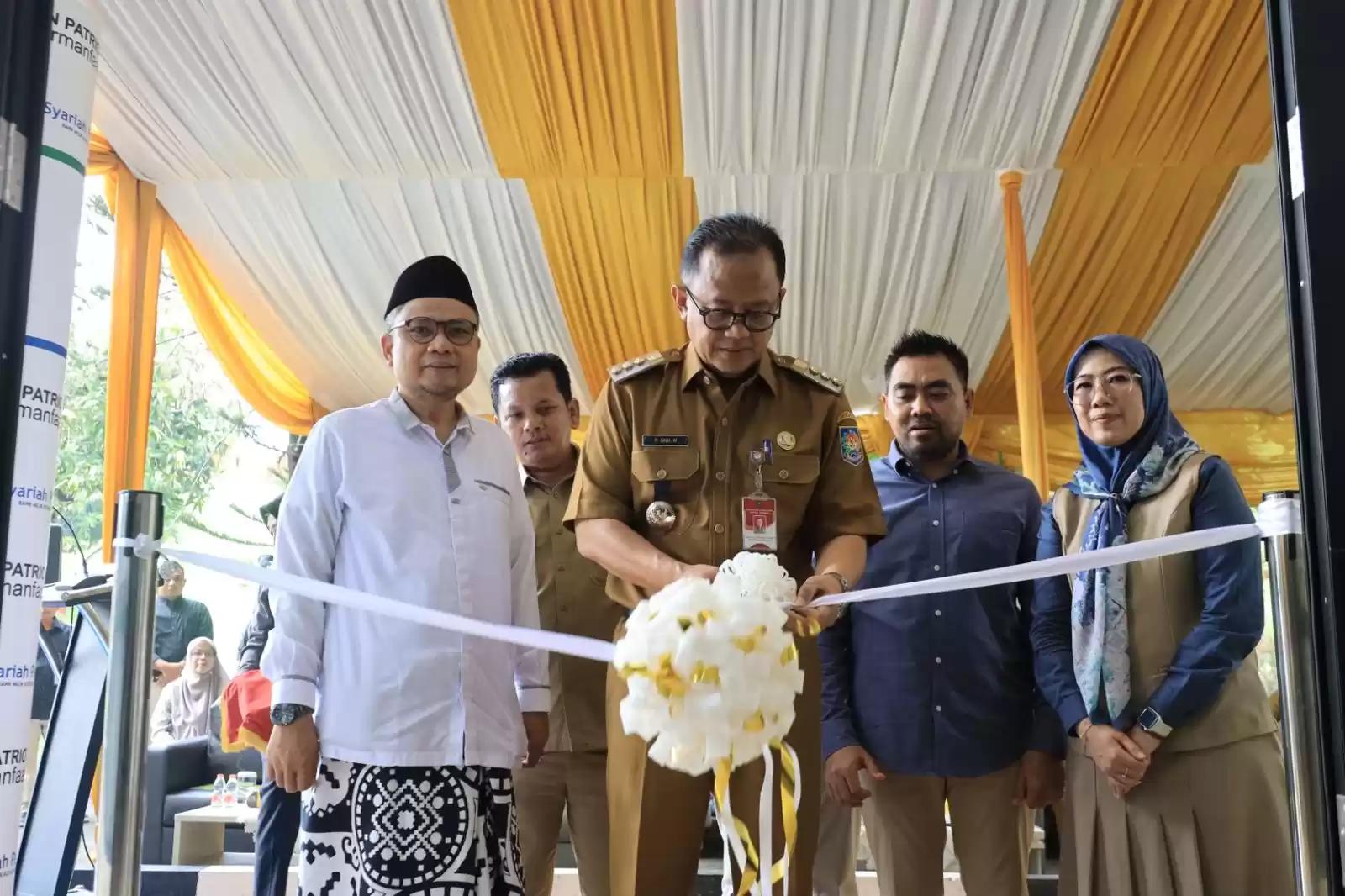 Pj Wali Kota Bekasi Resmikan Penggunaan BPRS Patriot yang Baru Selesai Direnovasi