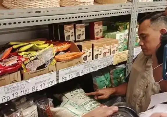 Polda Jabar Temukan Beras Organik Ilegal di Ritel Modern