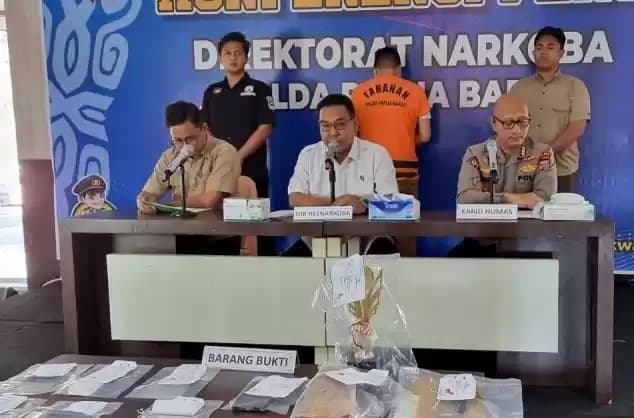 Polda Papua Barat dan Tersangka kasus Sabu