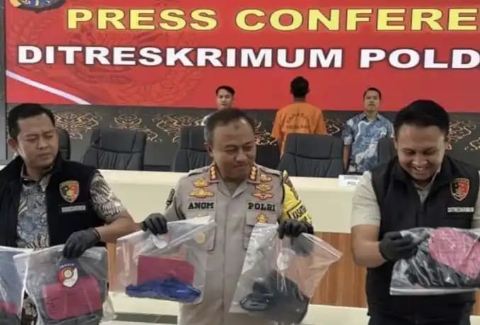 Polda Riau saat pengungkapan kasus persetubuhan anak di bawah umur serta LGBT