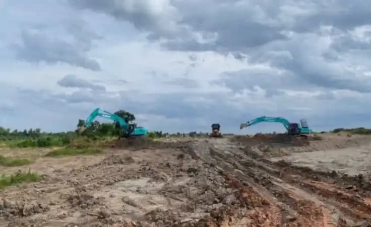 Polda Sumatera Selatan menghentikan aktivitas tambang galian C ilegal di Desa Sako, Kecamatan Rambutan, Kabupaten Banyuasin
