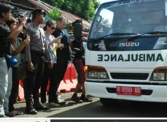 Polisi Hentikan Ambulans yang Angkut Wisatawan di Sukabumi