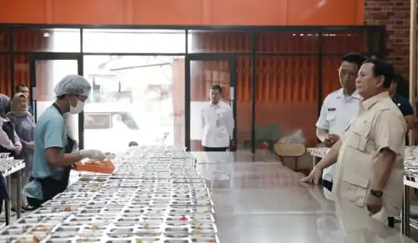 Prabowo Cek Dapur MBG