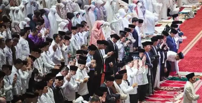 Prabowo dan Gibran Melaksanakan Salat Idulfitri di Masjid Istiqlal