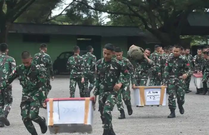 Prajurit TNI dari Yonif 116/Garda Samudera