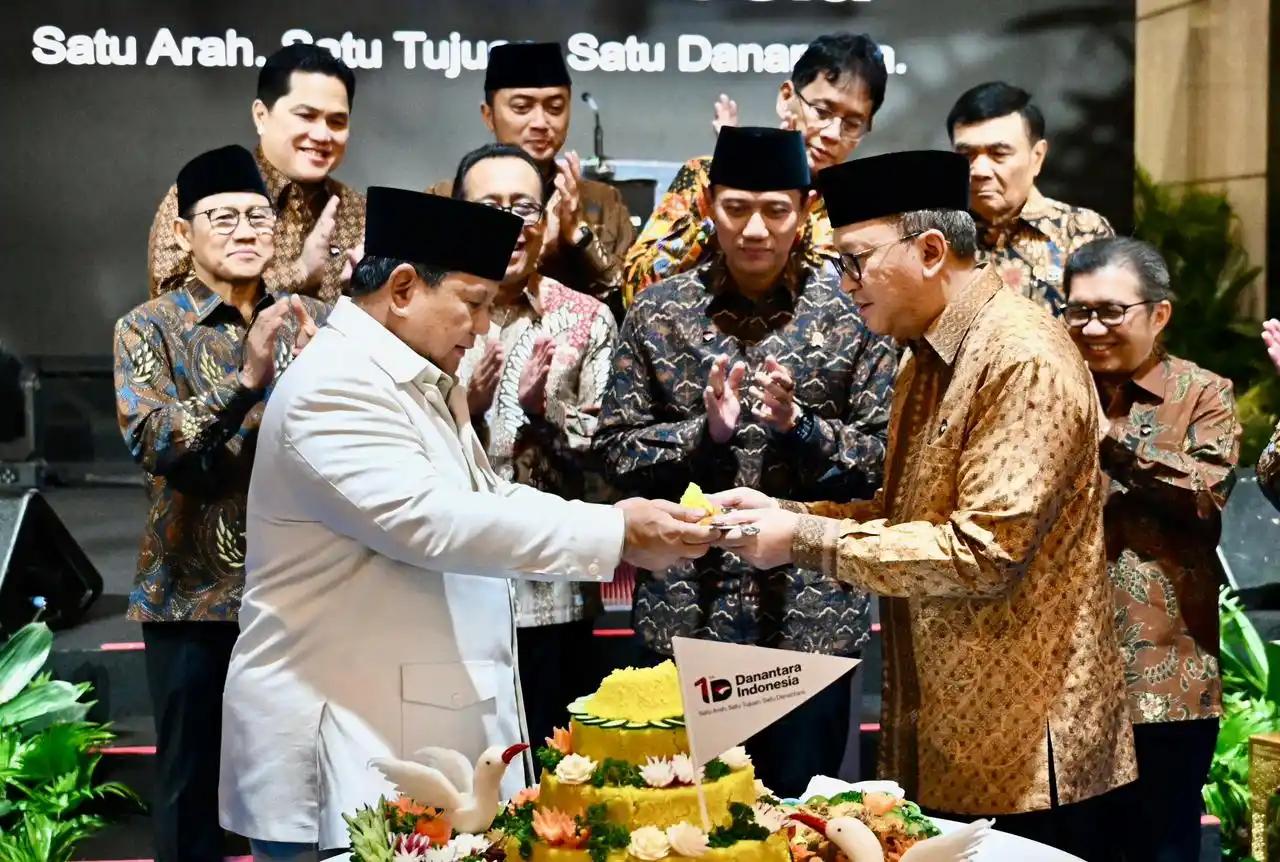 Presiden Republik Indonesia Prabowo Subianto dan para Menteri Kabinet, serta pimpinan Danantara (Dokumentasi: Bank Mandiri)