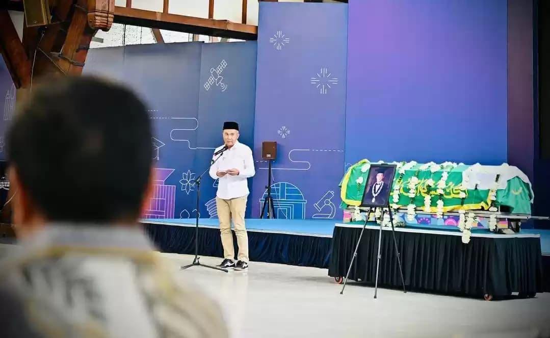 Prof Mohamad Sahari Besari