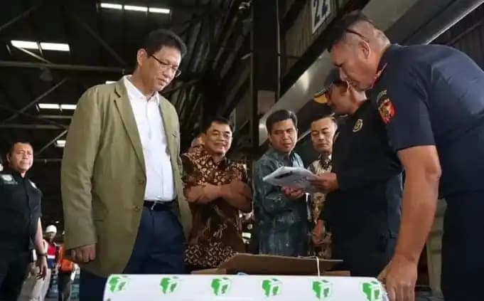 Purbaya sidak ke Kantor Pengawasan dan Pelayanan Bea dan Cukai Tipe Madya Pabean (KPPBCTMP) Tanjung Perak