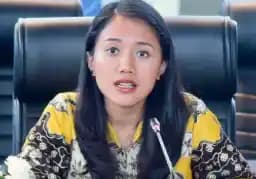 Putri Komarudin