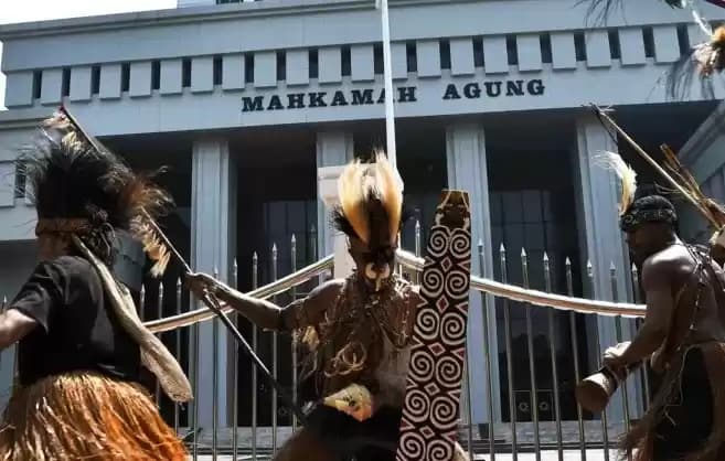 Putusan MA Turunkan Batas Usia Cakada dalam Tiga Hari, Mengapa Secepat Kilat?