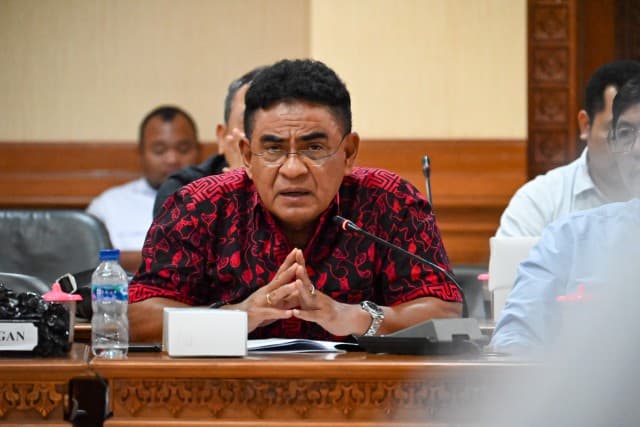 Klaim Gibran Tidak Keluar dari PDIP, Andreas Pareira: Kok Fahri yang Buat Statement?