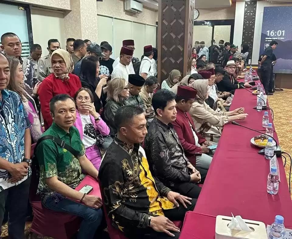 Rahmat Santoso selaku kuasa hukum bersama Dharma Pongrekun