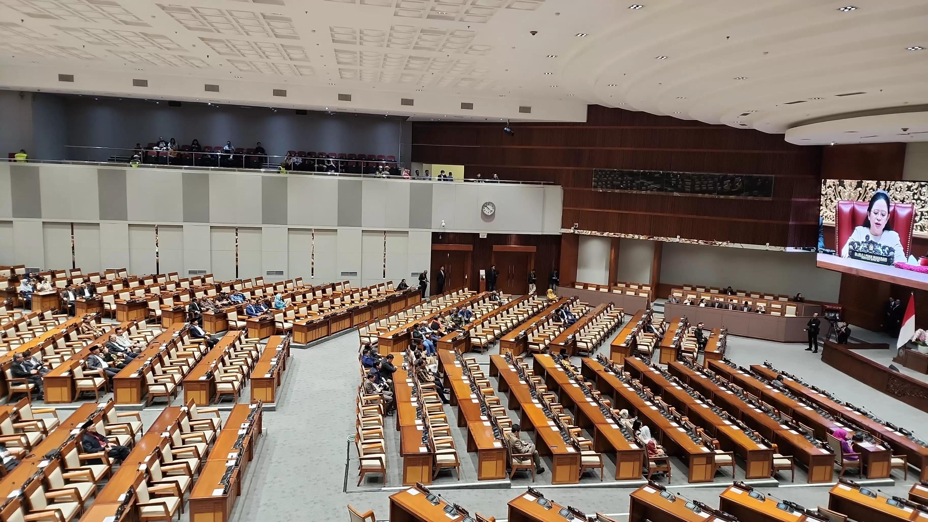 Rapat Paripurna DPR RI ke-15 Masa Persidangan IV Tahun Sidang 2023-2024, pada Kamis (4/4/2024).