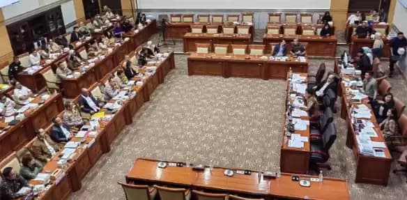 Rapat perundungan binus school