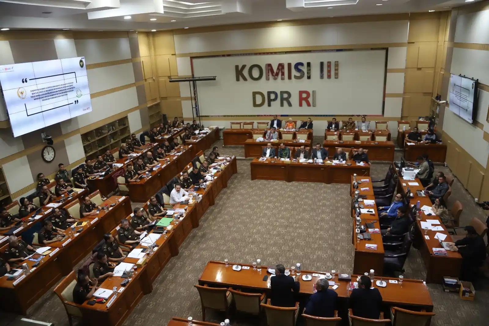 Rapker Kom III dengan Jaksa Agung