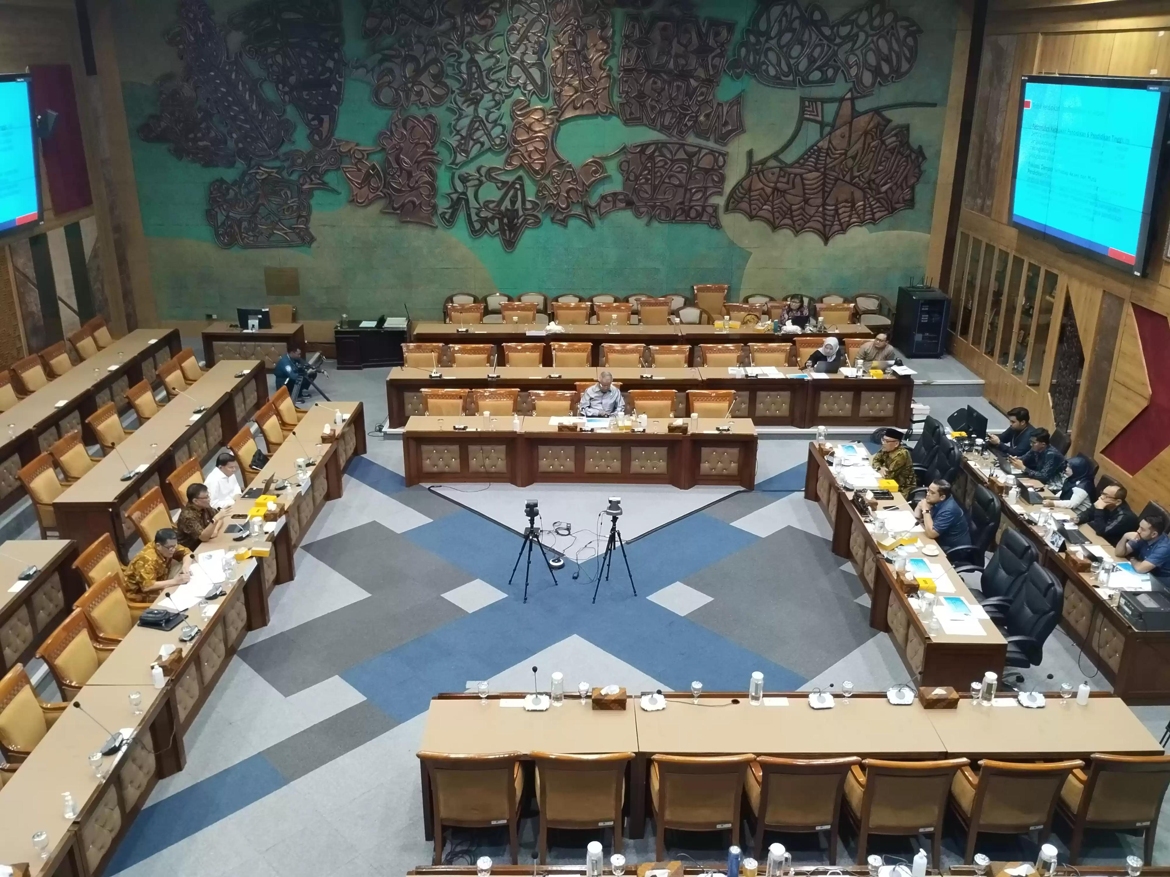 RDP Komisi X DPR dengan Pakar Pendidikan (Foto: MI/Dhanis)