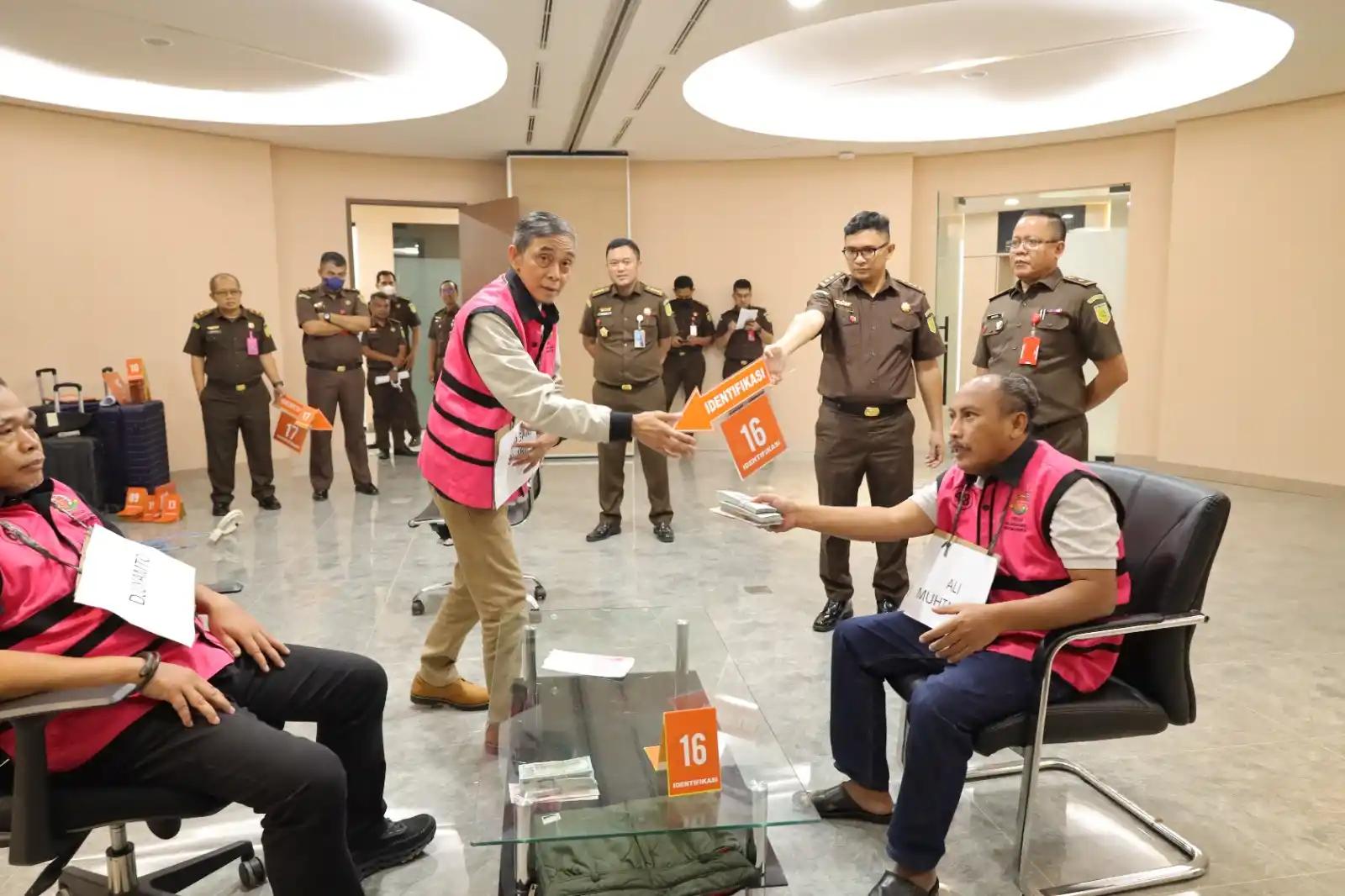 Rekonstruksi Kasus Suap Hakim Rp 60 M